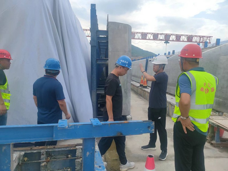 中莊綜合場(chǎng)站進(jìn)行梁板檢查_(kāi)副本 中莊綜合場(chǎng)站進(jìn)行梁板檢查_(kāi)副本