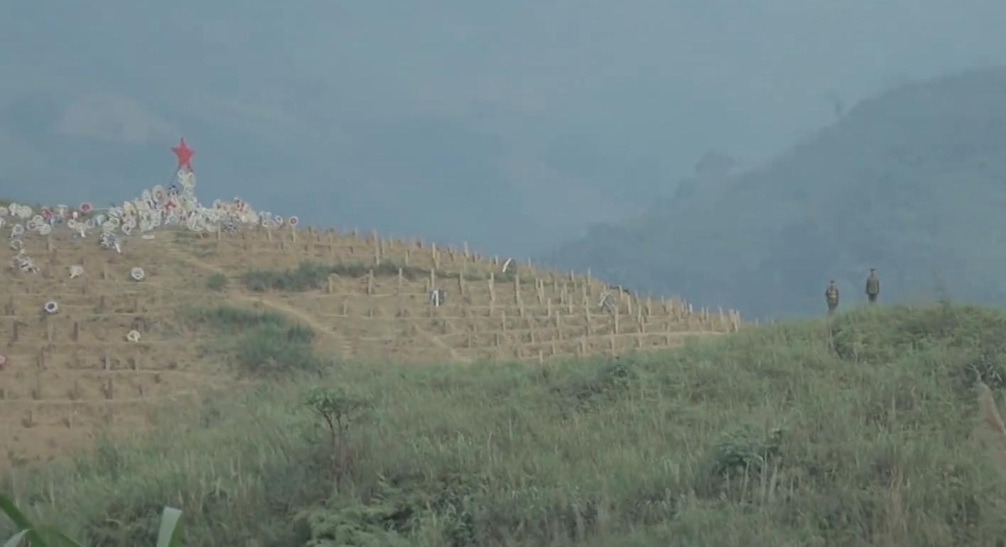 千庫網(wǎng)_五四青年節(jié)青年跳躍炫彩簡約青年節(jié)海報背景_背景編號6126871