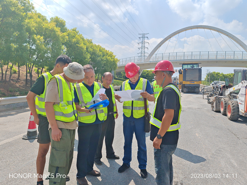 公司對(duì)在建項(xiàng)目施工機(jī)械開(kāi)展專(zhuān)項(xiàng)檢查