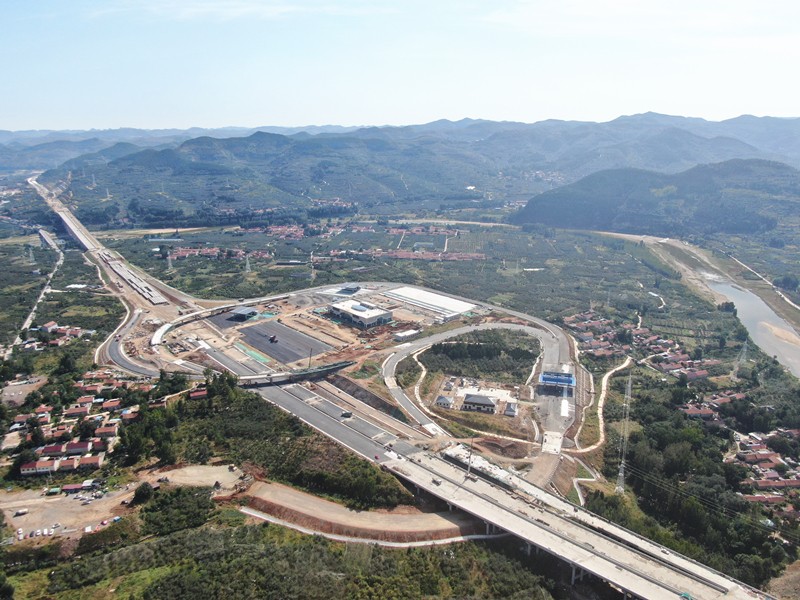 2、沂源南互通初具規(guī)模_副本