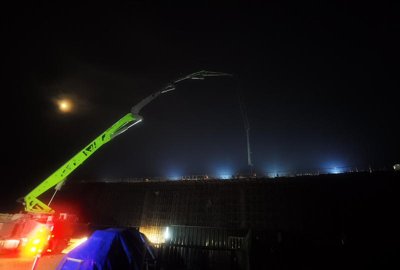 魯山南互通立交D匝道橋現(xiàn)澆梁混凝土 全部順利澆筑完成