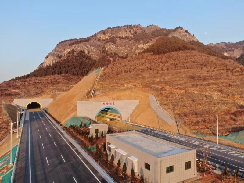 我們這一年——臨臨高速項(xiàng)目李炎