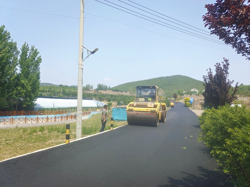 倉糧峪通村路瀝青路面施工