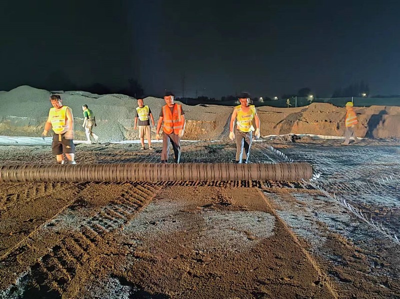 星光下的團(tuán)結(jié)與奮斗——記第五區(qū)域項目部夜戰(zhàn)篇章