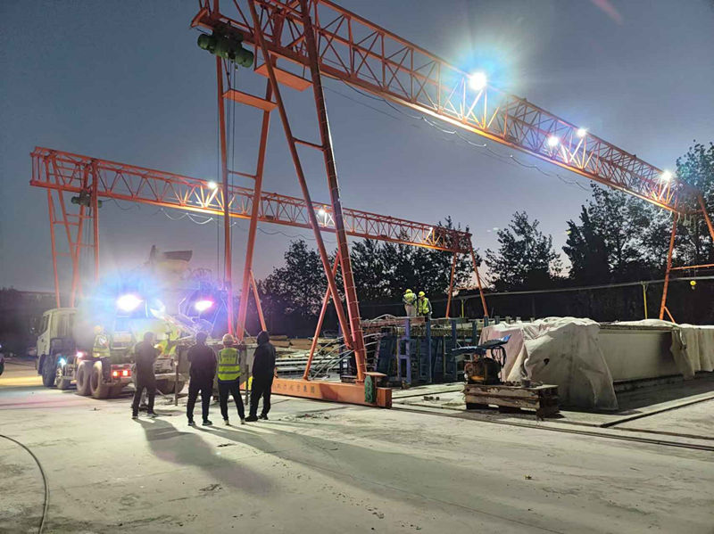 箱梁夜間澆筑混凝土566x5q_副本 箱梁夜間澆筑混凝土566x5q_副本