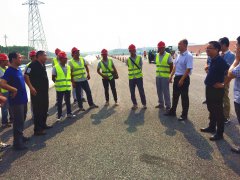 公司組織基地人員前往工地參觀學(xué)習(xí)