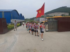 寧陽(yáng)縣第二小學(xué)走進(jìn)魯中公路新寧高速項(xiàng)目部尋訪“最美建設(shè)者”