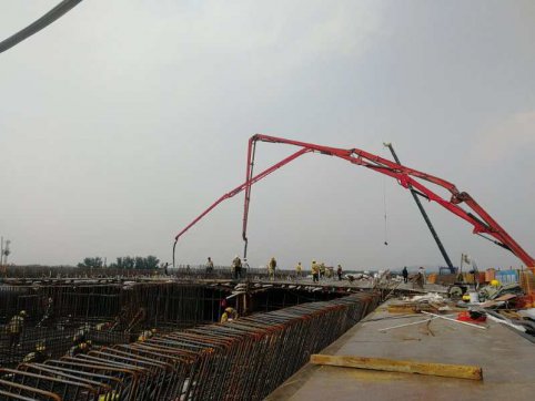 新寧項(xiàng)目上跨京滬鐵路轉(zhuǎn)體橋2# 節(jié)段順利施工完成