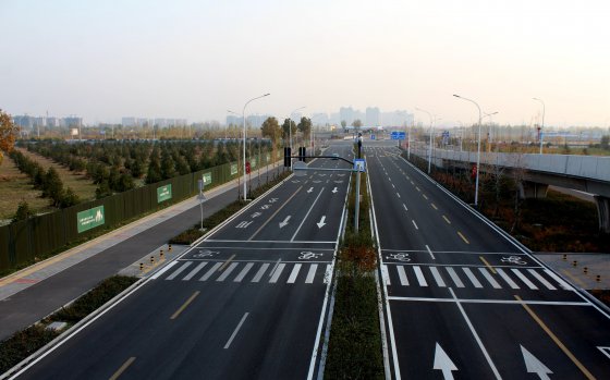 淄博高鐵新城站西路項(xiàng)目完成道路施工