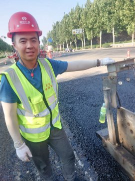 戰(zhàn)高溫、斗酷暑、保質量、拼進度