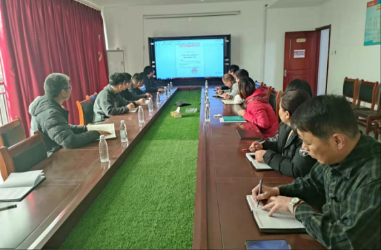 市政工程公司組織貫宣學(xué)習(xí)公司4號(hào)文件